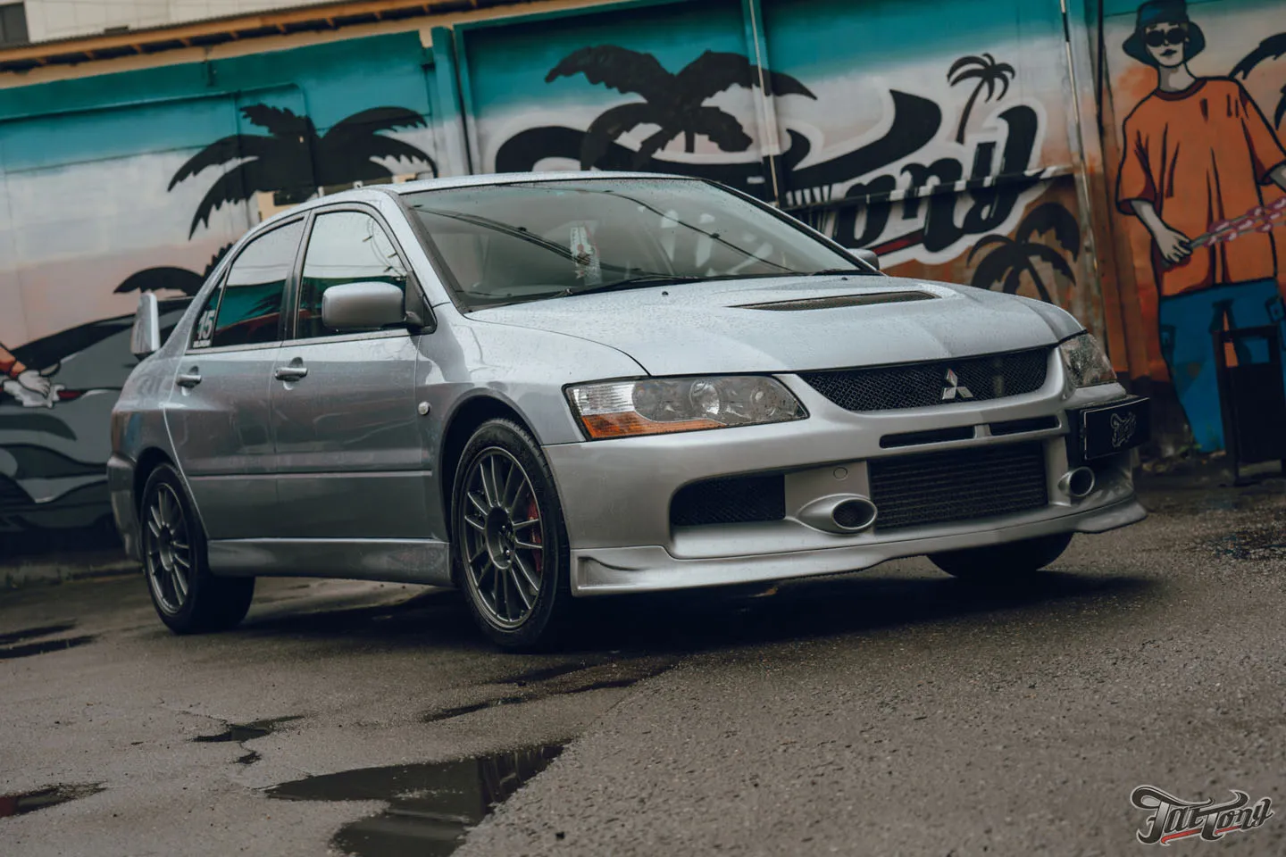 Поработали над выхлопом Mitsubishi Lancer Evolution IX нашего фотографа и сделали его тише!